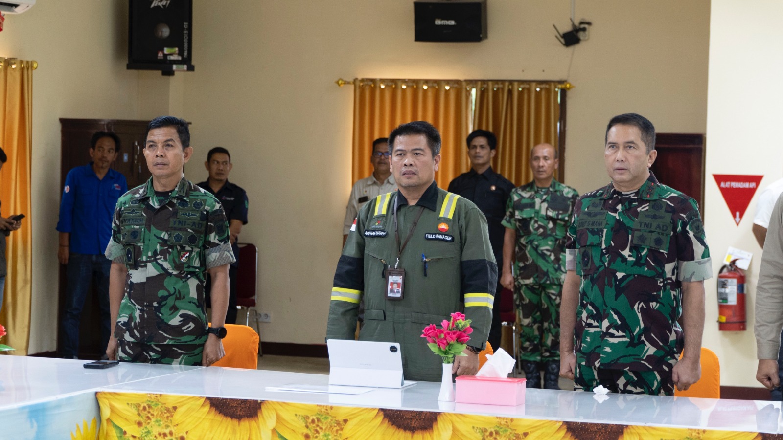 Regional Military Commander Visits PetroChina's Betara Gas Plant