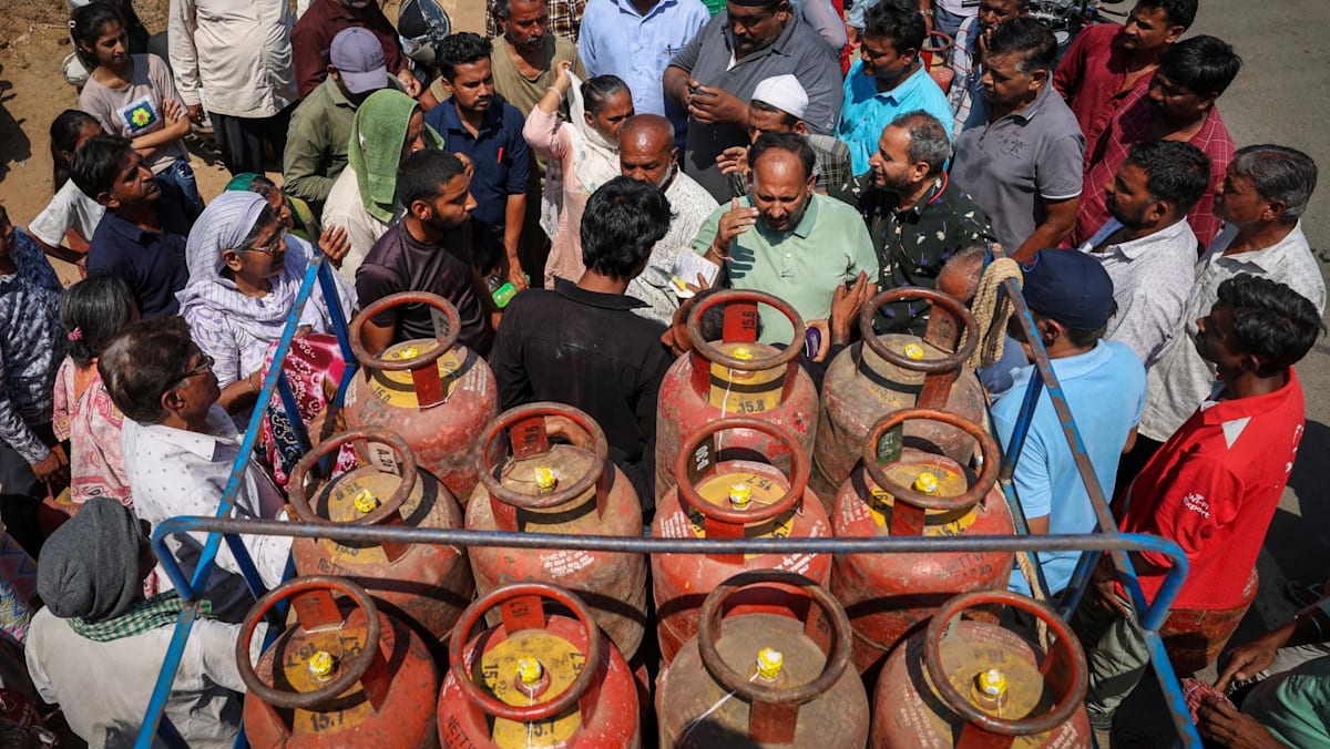 Indian restaurants and businesses face acute cooking gas shortage as Middle East tensions disrupt Strait of Hormuz supplies
