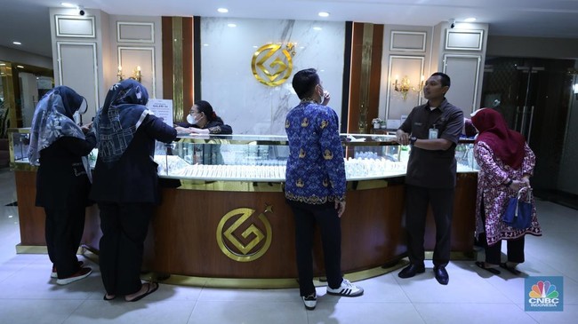 Gold Prices Fall Across All Brands at Galeri 24, UBS, Antam and Antam Retro Today