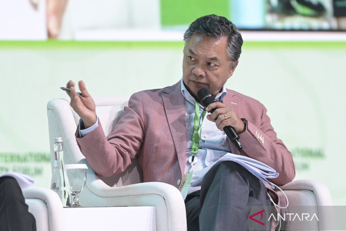 Dino Patti Djalal Urges Trump to Halt Attacks on Iran