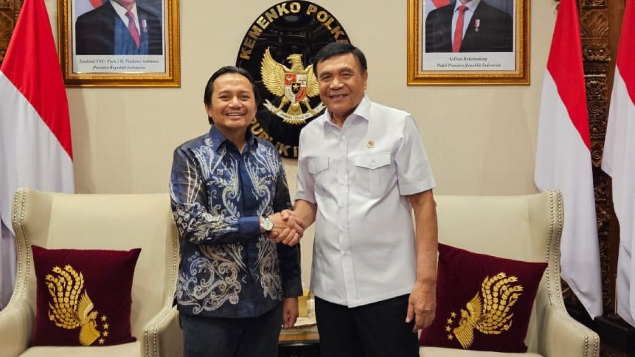 South Kalimantan Deputy Governor Meets Coordinating Minister for Politics and Security to Discuss Stability and Development