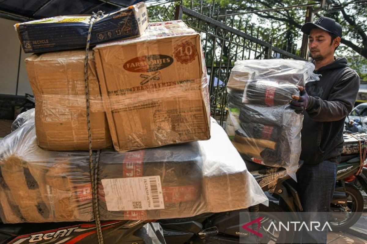 Surge in Package Volumes Ahead of Eid: What Is the Middle Ground?