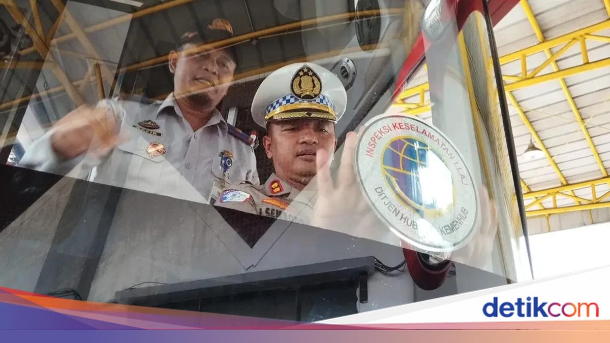 Police and Transportation Department Conduct Bus Safety Inspections in Depok Ahead of Mudik