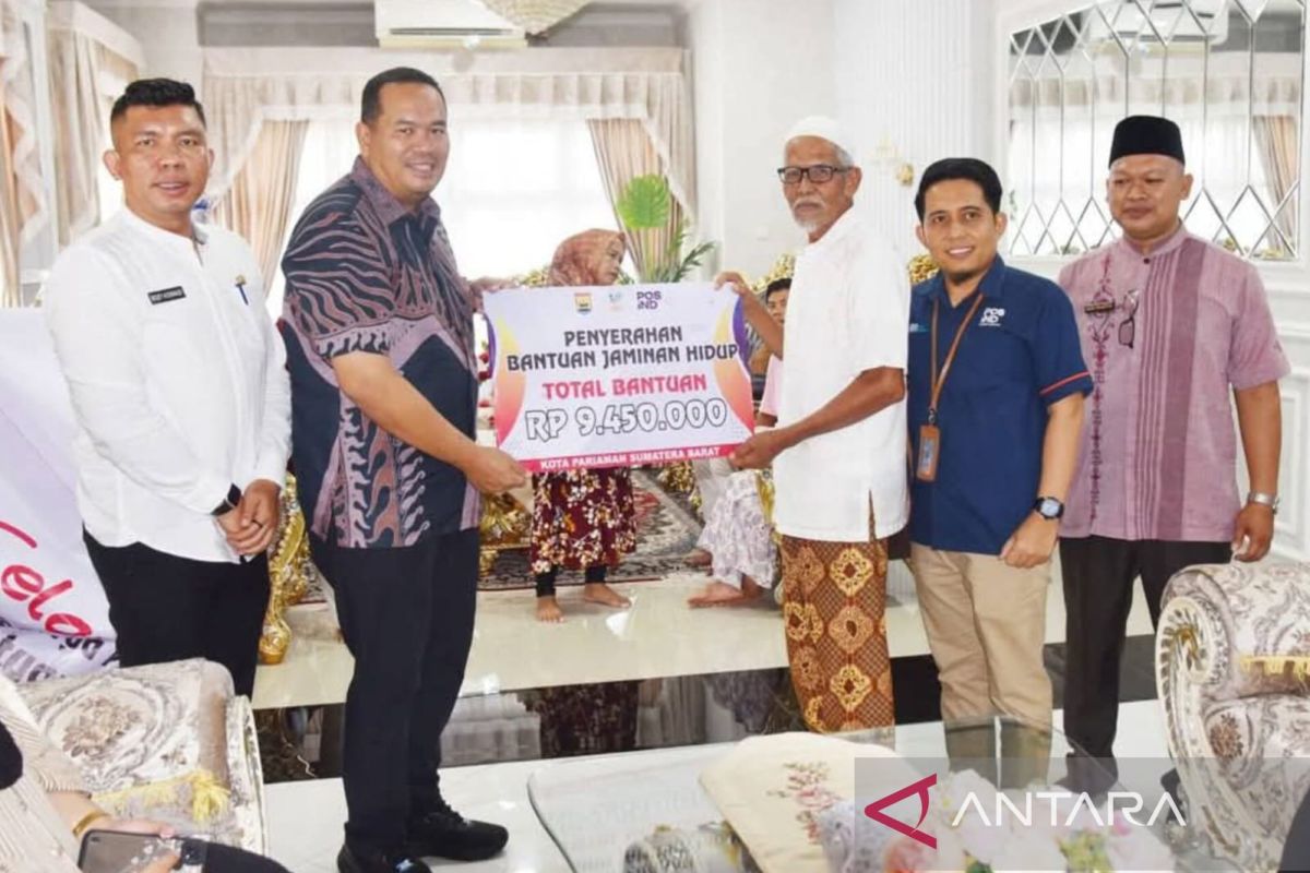 15 families affected by flooding receive Rp83.7 million assistance from Ministry of Social Affairs