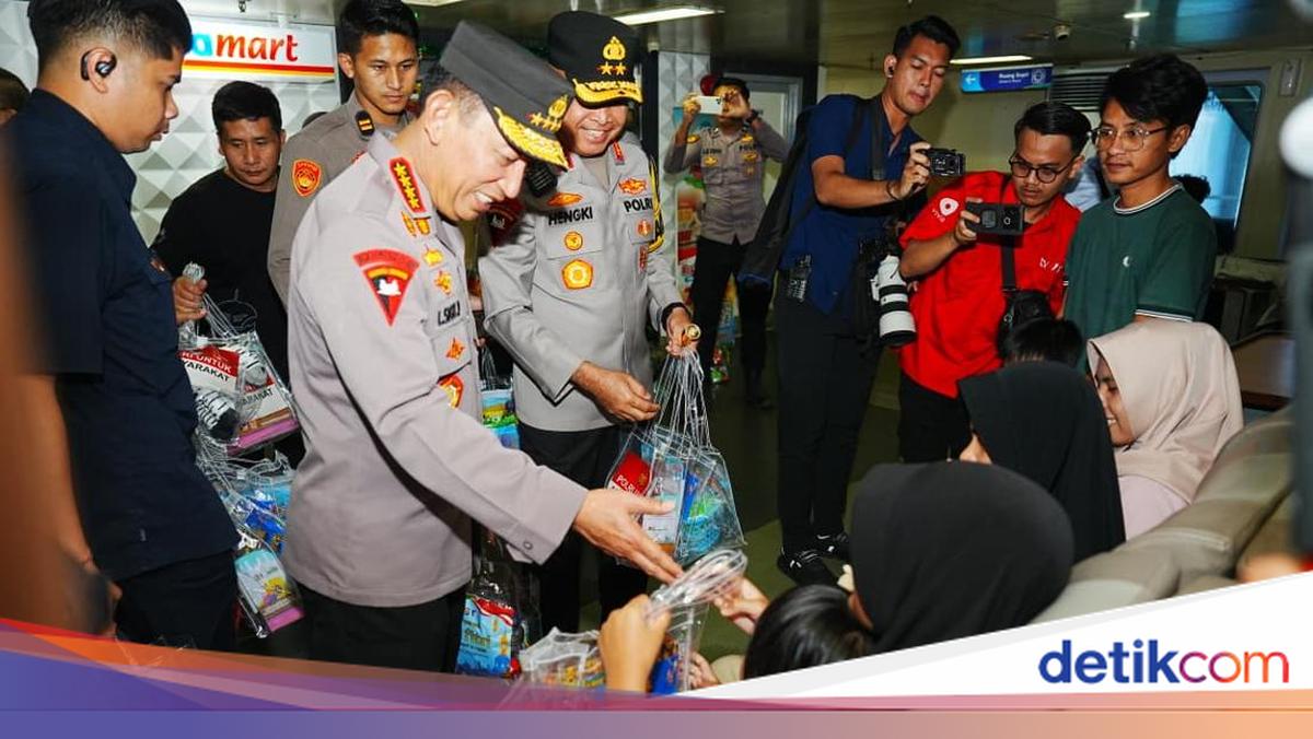 National Police Chief Prepares Security at Ships and High-Risk Points in Lampung for Eid Holiday Travel