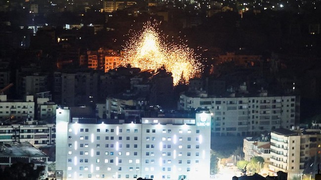 Stark Images Show Israeli Strikes Strike Heart of Arab Nation