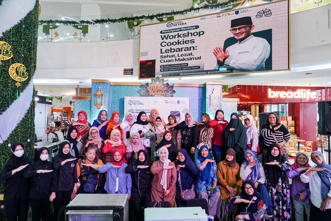 Sandiaga Uno Trains Housewives in Home-Based Business as Eid Approaches