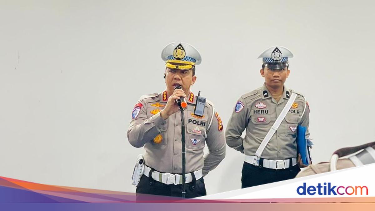 Riau Police Deploy Traffic-Clearing Teams During Takbiran Night