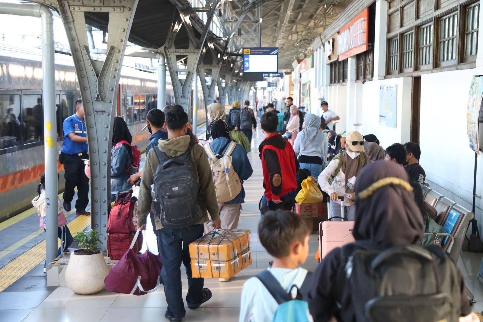 Eight Days to Eid: 45,000 Passengers Depart Jakarta