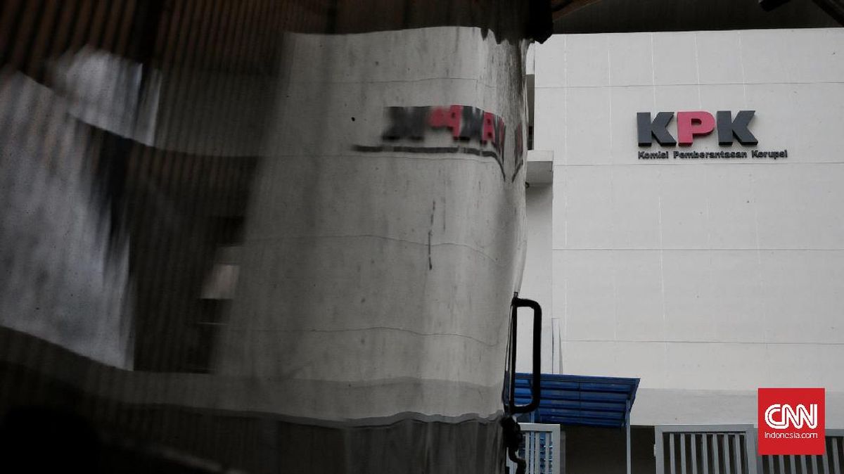 KPK Arrests Cilacap Regent Syamsul Auliya Rachman in Graft Operation