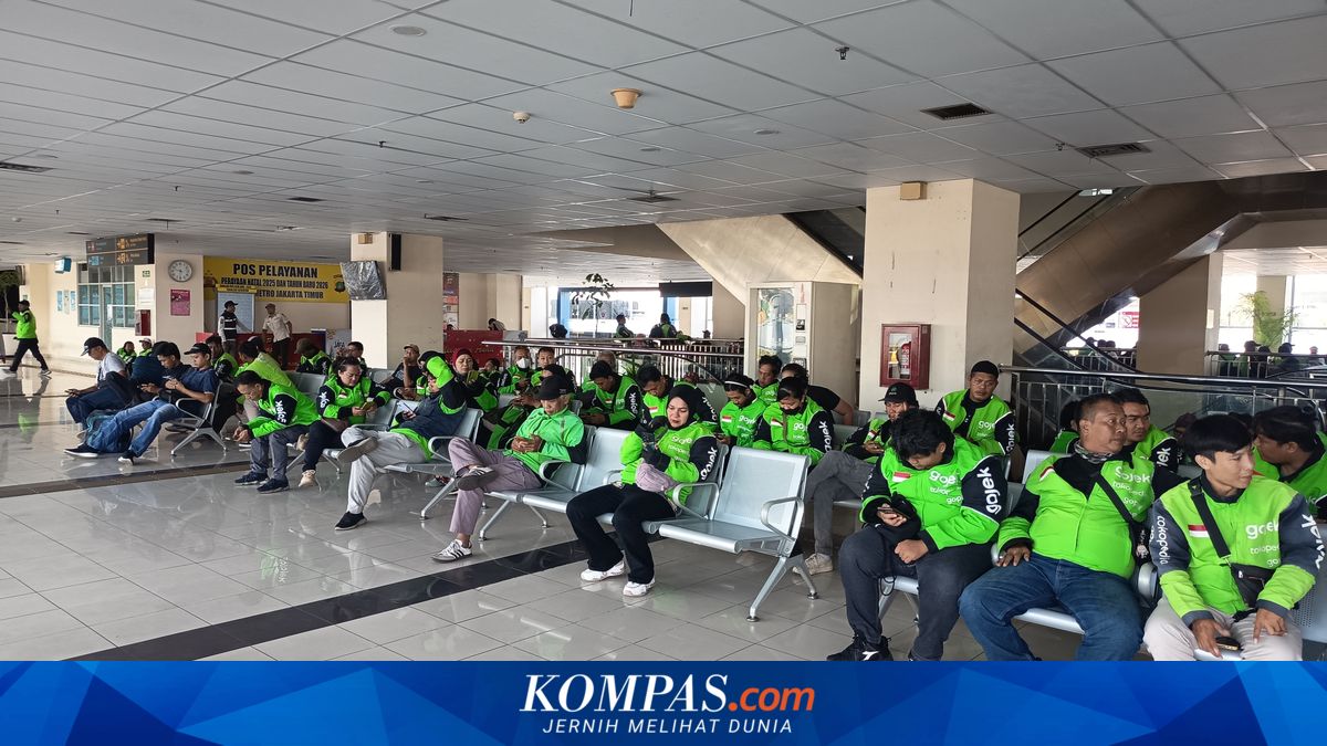 Struggling Earnings Push Online Taxi Drivers to Embrace Free Homecoming Programme