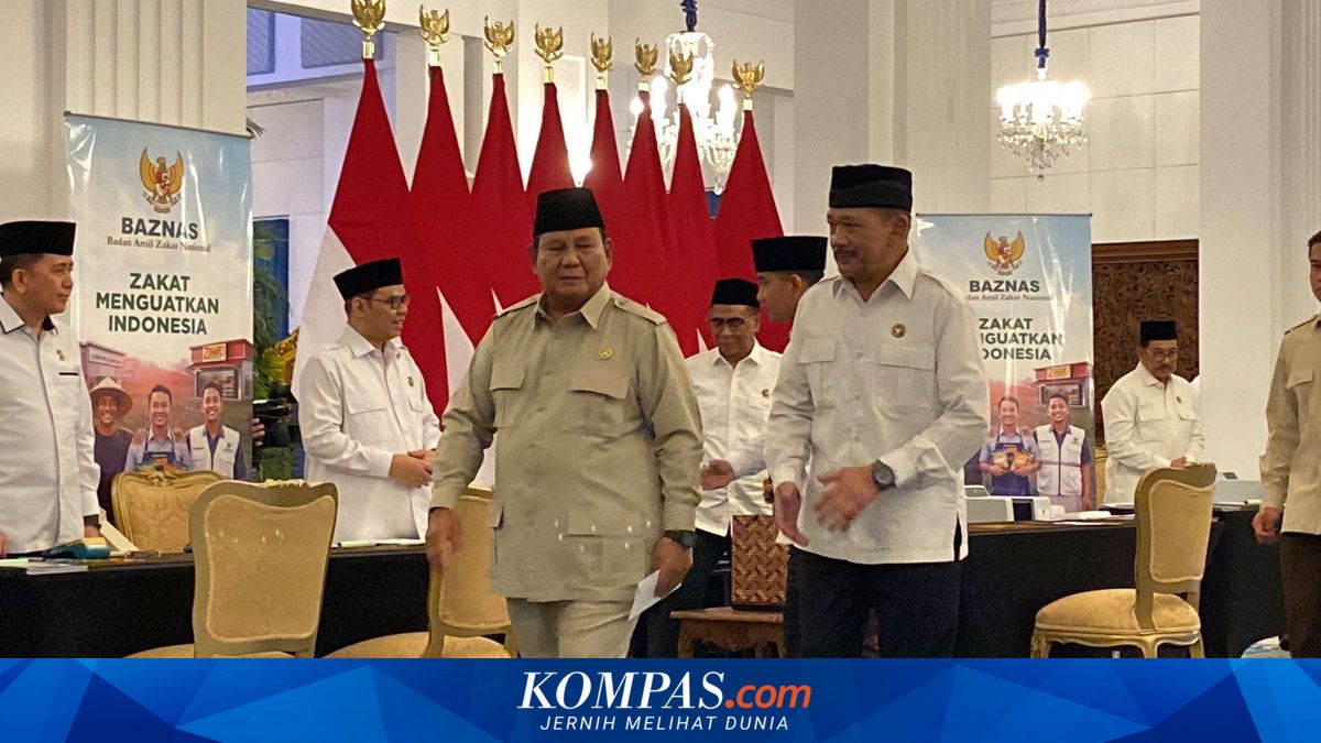 Prabowo and Gibran Hand Over Zakat Fitrah and Mal at State Palace
