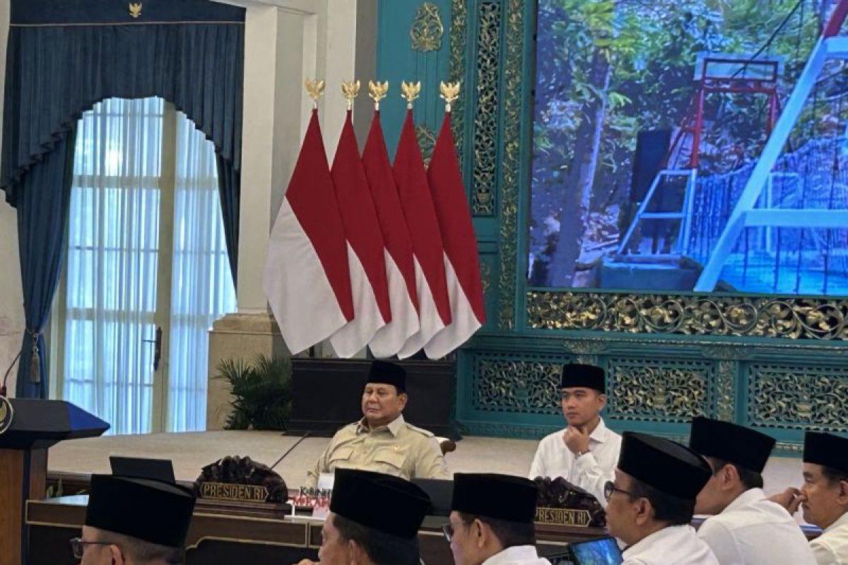 Prabowo Praises Disaster Task Force's Hard Work