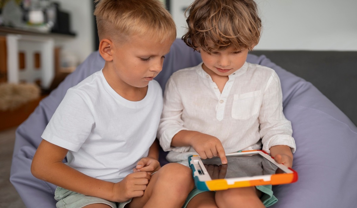 Warning: AI Content and Roblox! Paediatricians Warn of Digital Hallucination Dangers for Toddlers