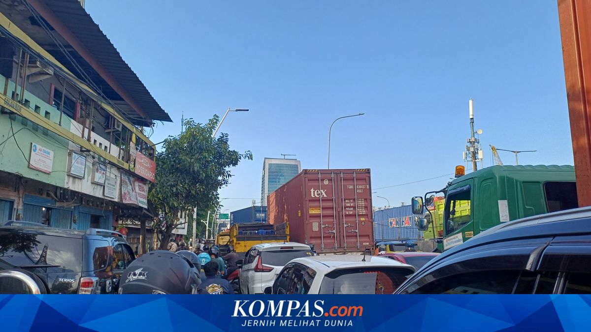 North Jakarta Transportation Office Explains Severe Traffic Congestion on Yos Sudarso Street Towards Tanjung Priok