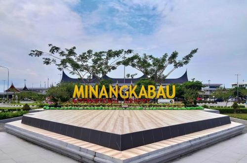 Middle East Conflict: Umrah Departure from Minangkabau Still Under Review