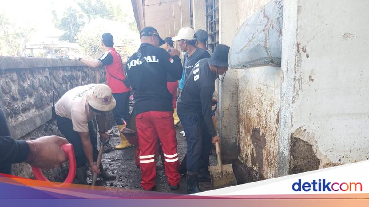 Gianyar Regional Disaster Management Agency Assists with Flash Flood Response in Buleleng