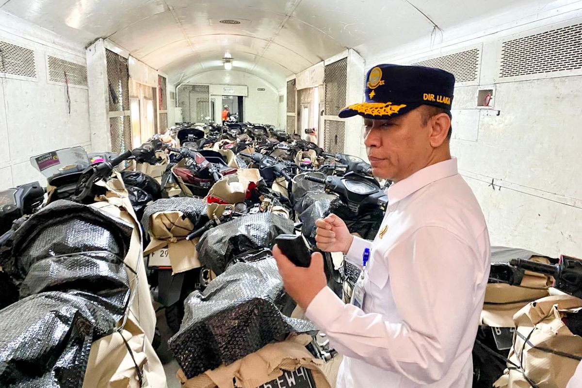 Ministry of Transport Begins Free Motorcycle Transport for Mudik Using Railway Services