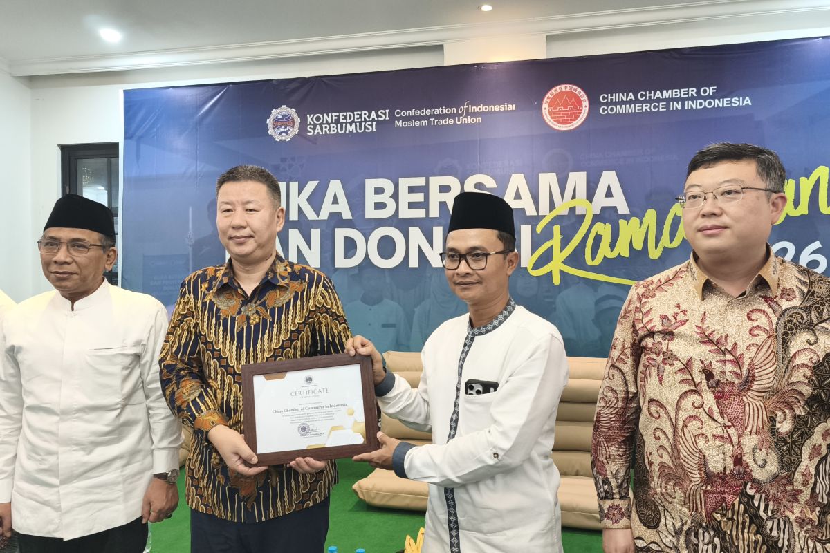 China Chamber of Commerce and Sarbumusi distribute 1,000 Ramadan aid packages in Jakarta