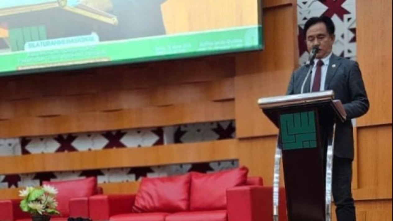 State Must Provide Legal Certainty for Health Professions, Not Control: Yusril