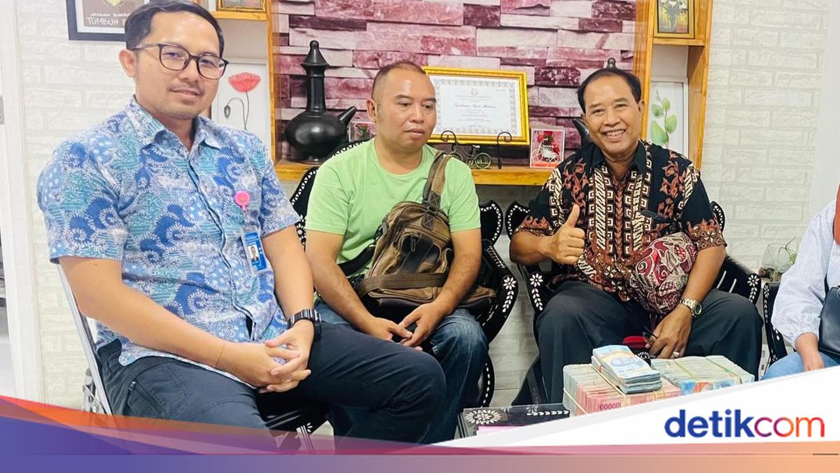 West Lombok Regional Representative Surrenders Rp608 Million in State Loss Compensation for Mukena Corruption Case