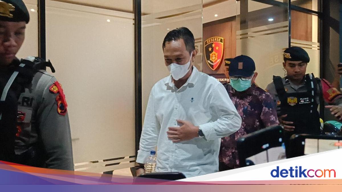 Cilacap Regent Arrested in KPK Sting Operation, To Be Brought to Jakarta This Evening