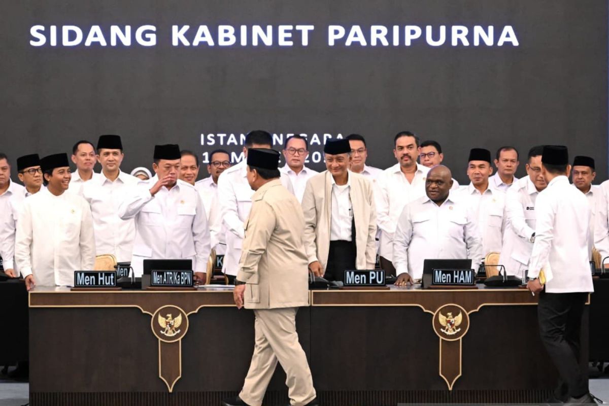 Prabowo urges cabinet members to set example by avoiding lavish open house celebrations