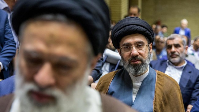 US spreads claims that Iran's Supreme Leader Mojtaba Khamenei is injured and disfigured
