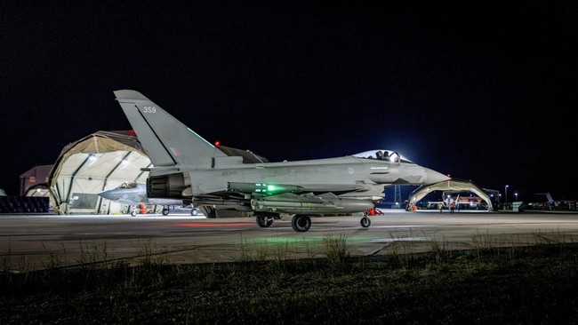 Military Aircraft Crashes in Western Iraq with Six US Service Members Reported Dead