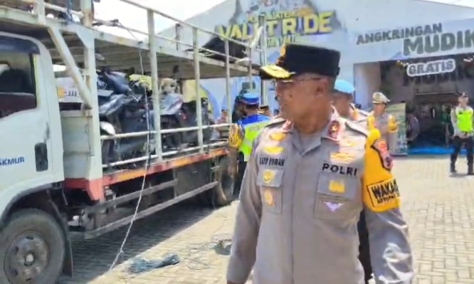 Dozens of Motorcyclists Join Free Mudik Valet and Ride Service Initiated by Central Java Police