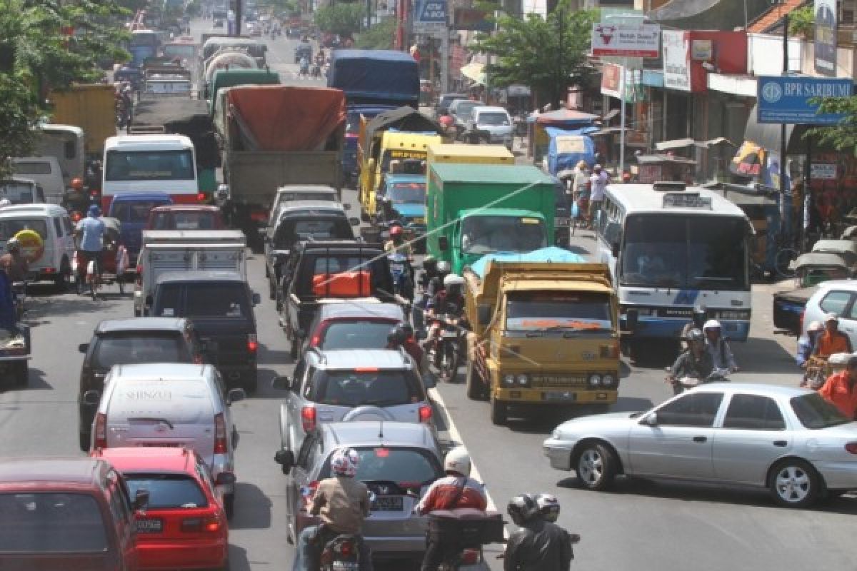 Mudik Traffic on H-7 Lebaran: Vehicles on Cirebon Pantura Route Begin to Increase
