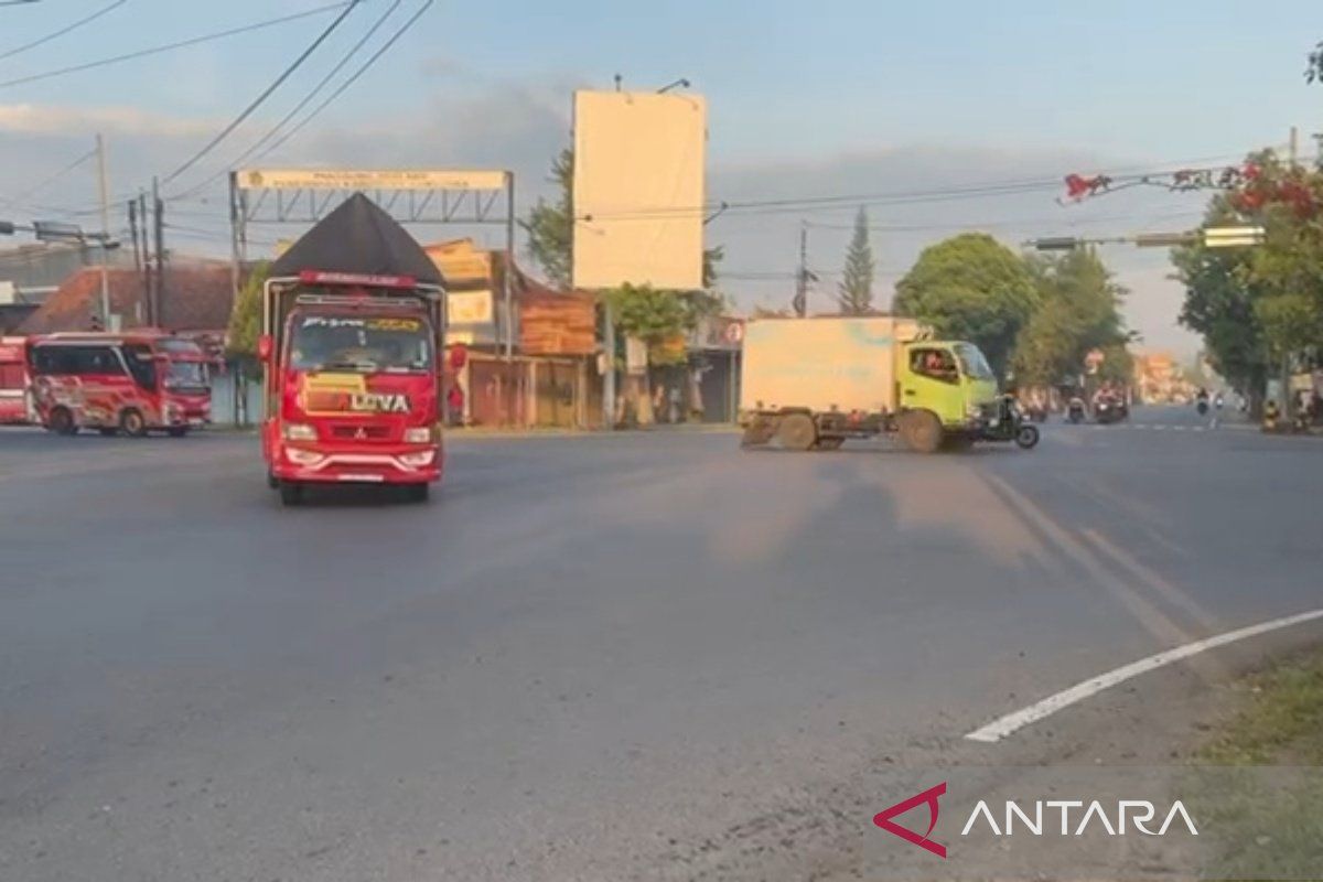 Homeward bound travellers begin transiting southern and central routes in Central Java