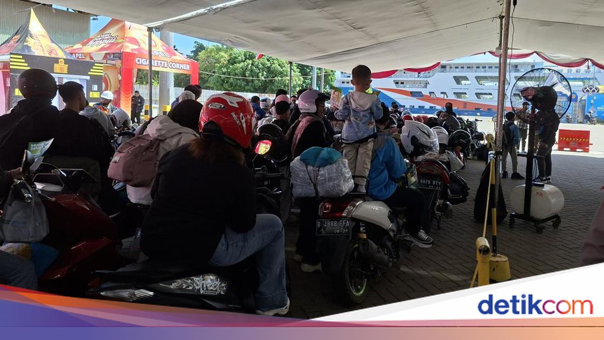 Motorcyclists Begin Arriving in Crowds at Ciwandan Port, Queues Dominated by Jakarta Plates