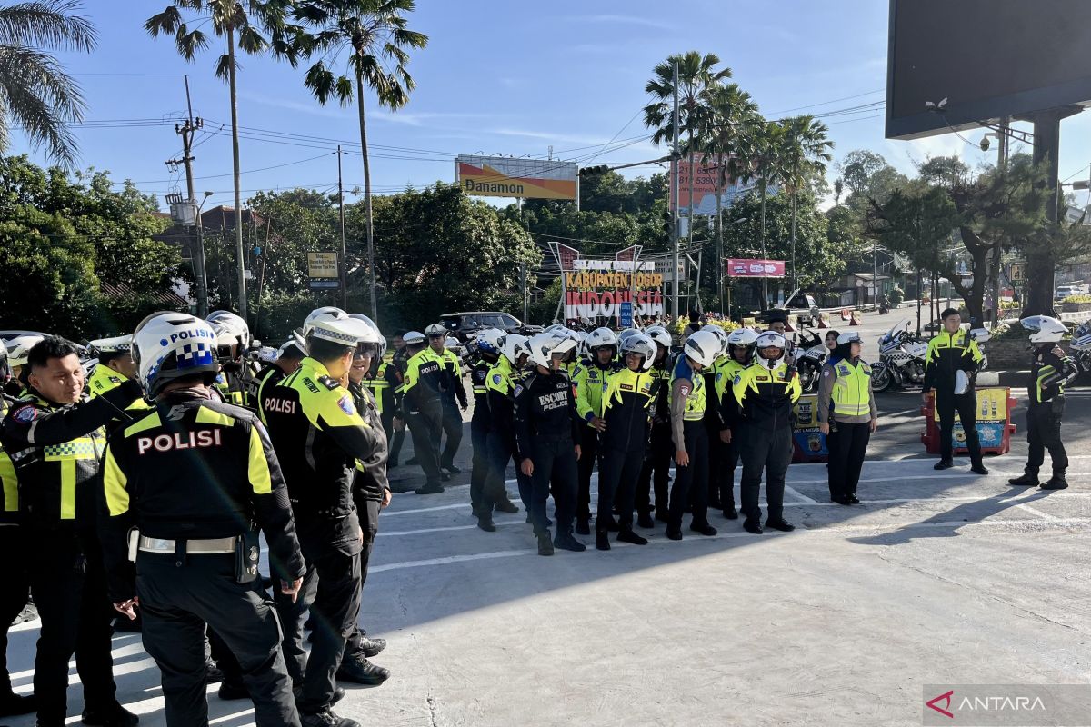 Hundreds of personnel deployed to secure Puncak route