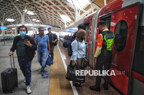 Whoosh Passengers Receive Free Iftar Meals Throughout Ramadhan