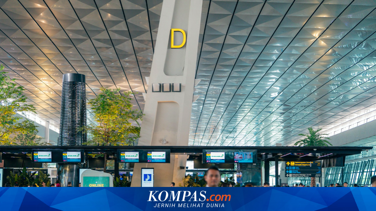 Getting to the Airport by TransJabodetabek, DAMRI, or Train? Here's the Comparison