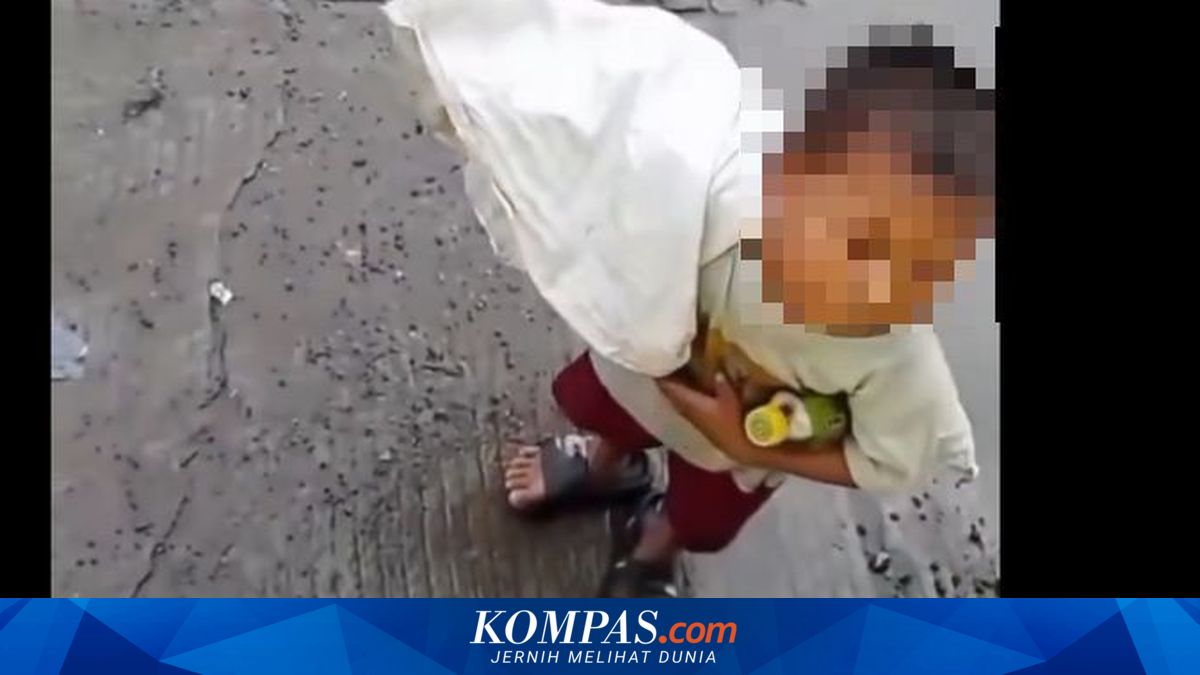 Video of Truck Driver Changes Fate of 4-Year-Old Scavenger Boy in Cakung