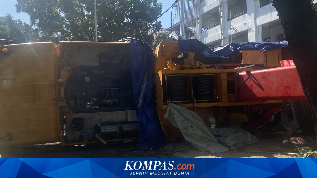 Crane Collapses on Project Site in Tebet, Residents Report Tremor Similar to Earthquake