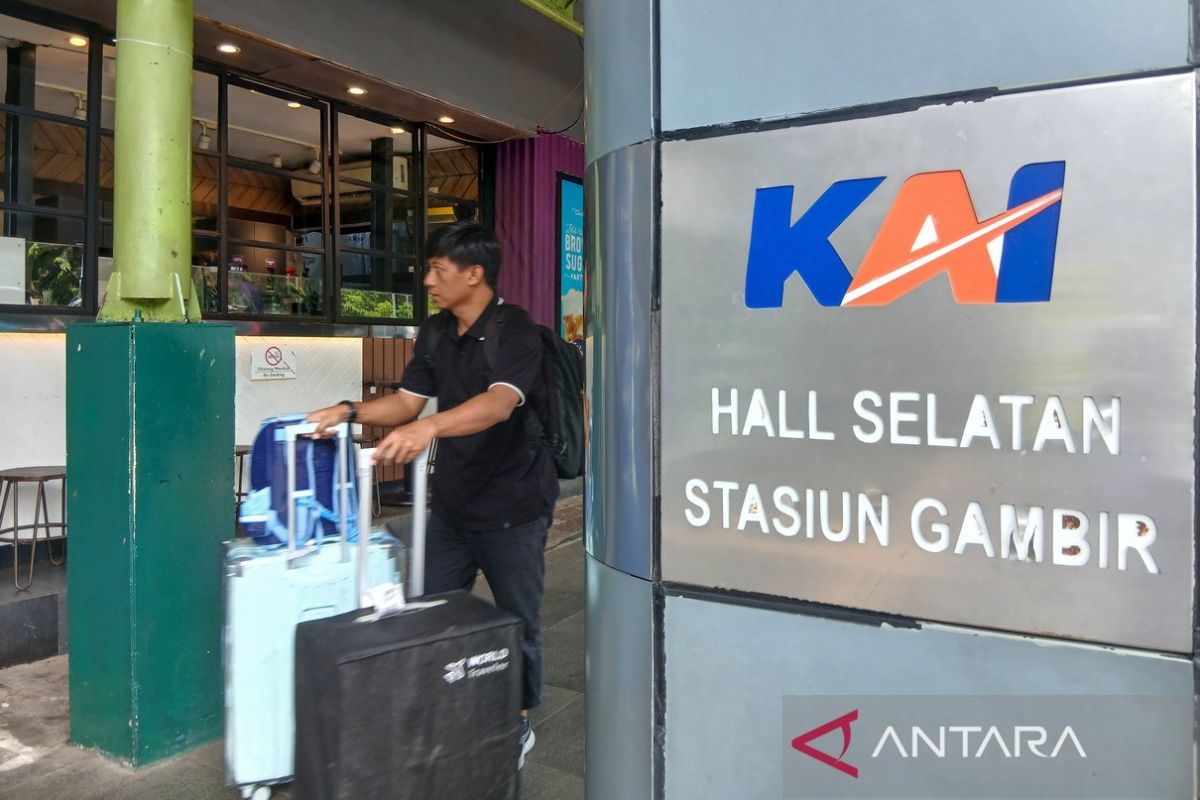 KAI records almost 50,000 passengers departing Jakarta on Eid holiday eve