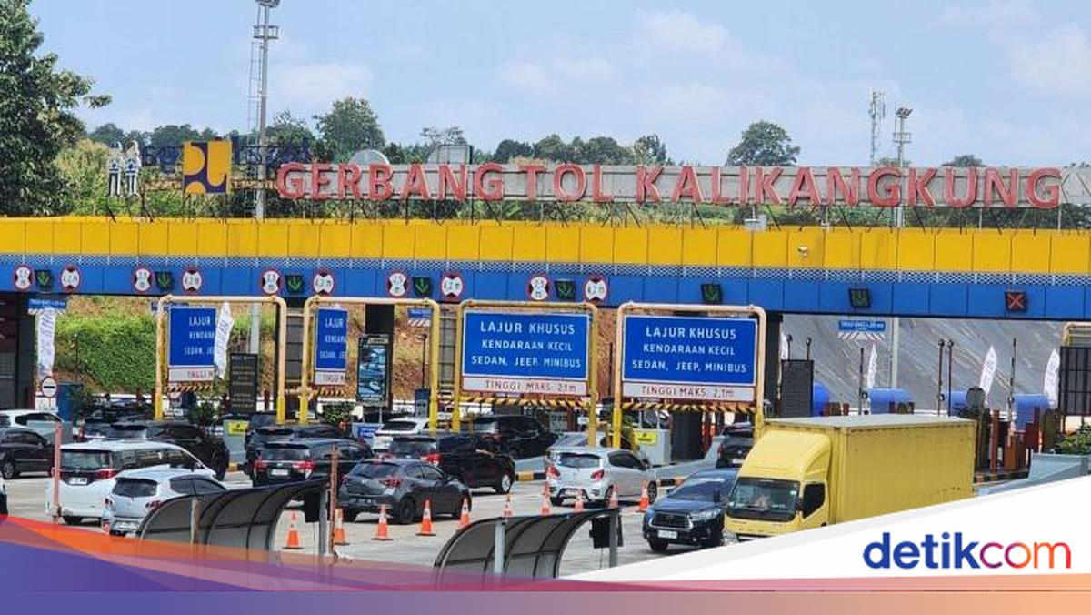 Increased Traffic: 1,500 Mudik Vehicles Enter Kalikangkung Toll Gate Semarang per Hour