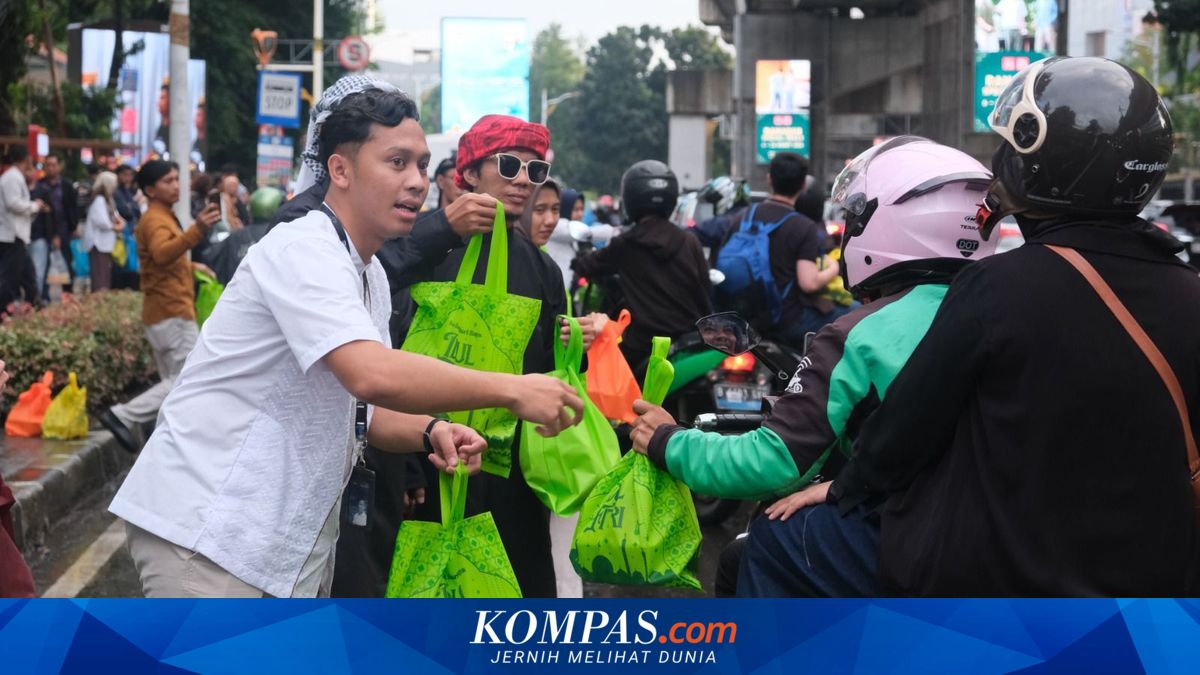 Peruri Distributes Free Breaking-of-Fast Meals to Community During Ramadhan