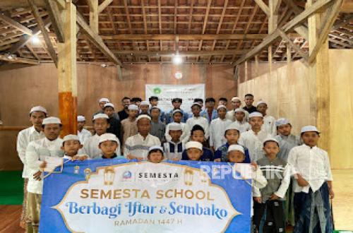 Semesta School Distributes 2,120 Iftar Packages and 500 Food Parcels with Semarang Social Services