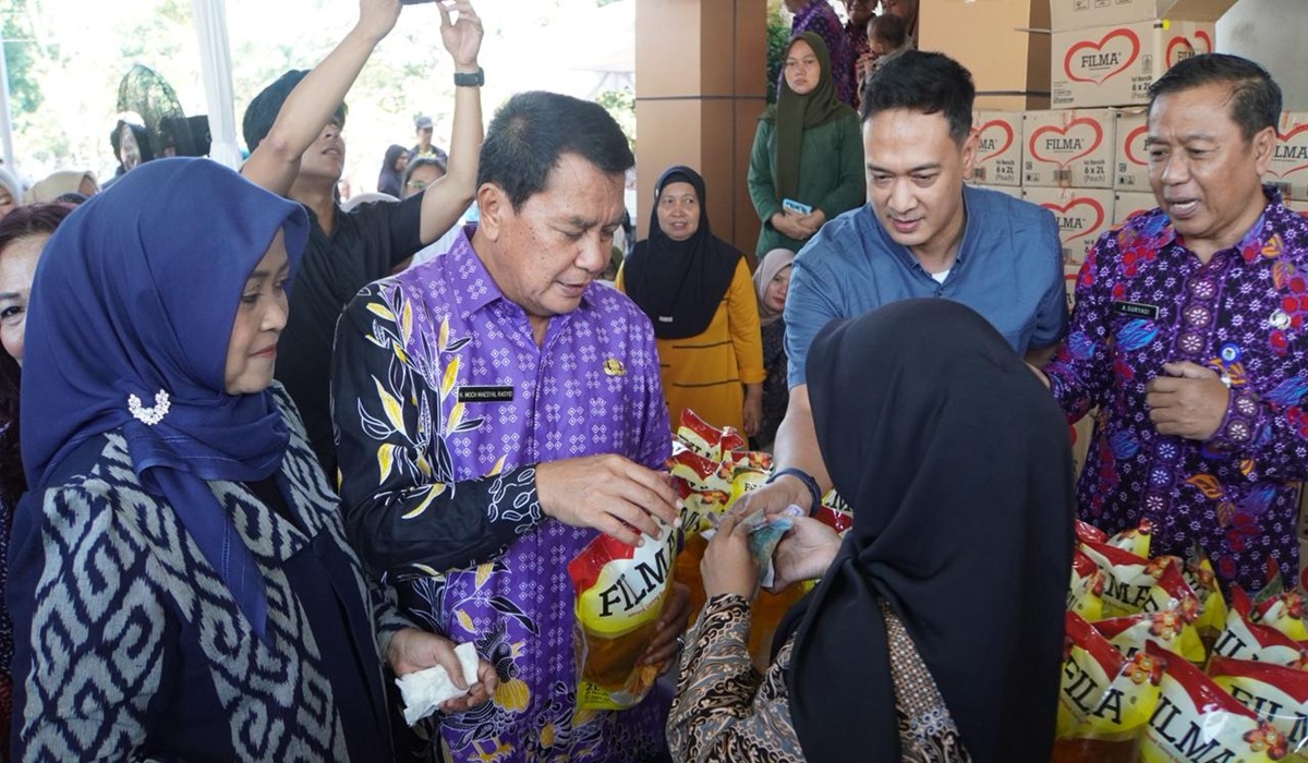 Sinar Mas Land Holds Affordable Cooking Oil Bazaar for 7,500 Beneficiaries in Banten and Bogor