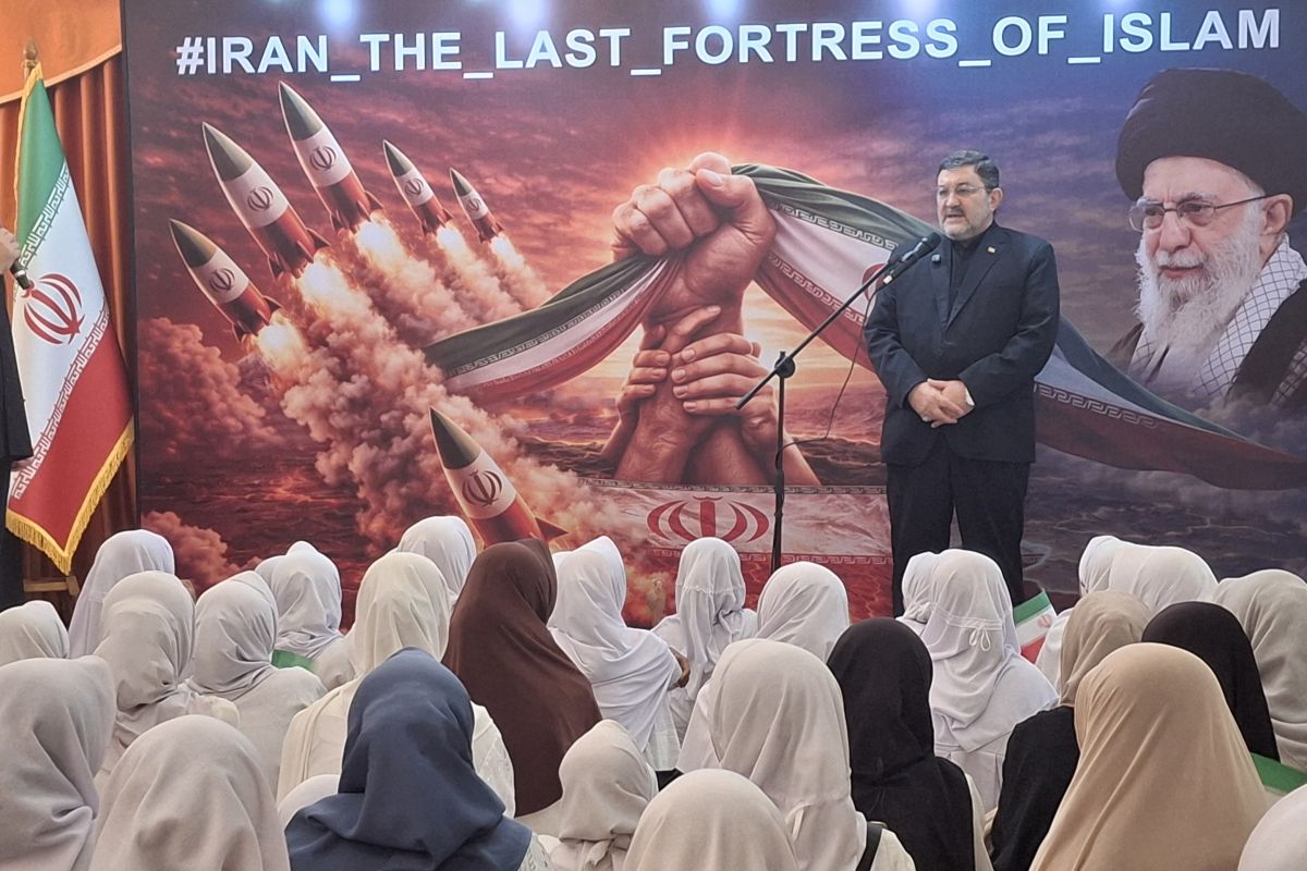 Iranian Embassy Provides Aid to 200 Indonesian Students, Commemorating 175 Iranian Schoolgirls