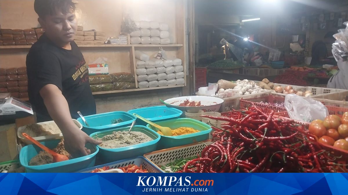 Pre-Eid Spice Sellers in Bogor Rake in up to 4 Million Rupiah Daily Turnover