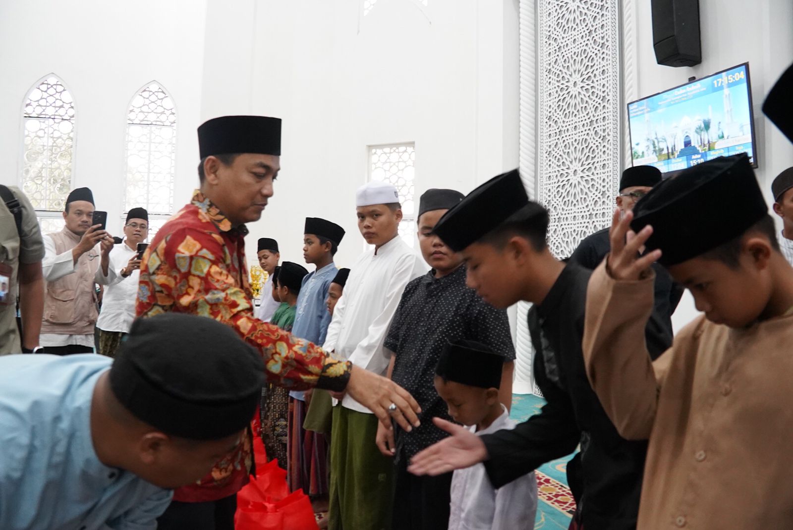 Assistance for Orphans and the Underprivileged: Emphasising Compassion and Community Spirit During Ramadan