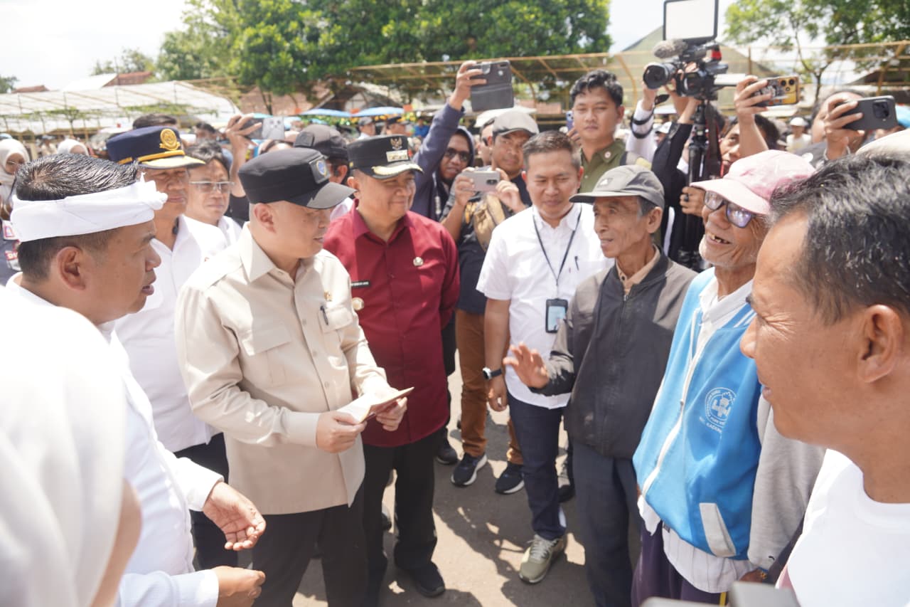 Transport Minister and West Java Governor Inspect Mudik Readiness in Garut