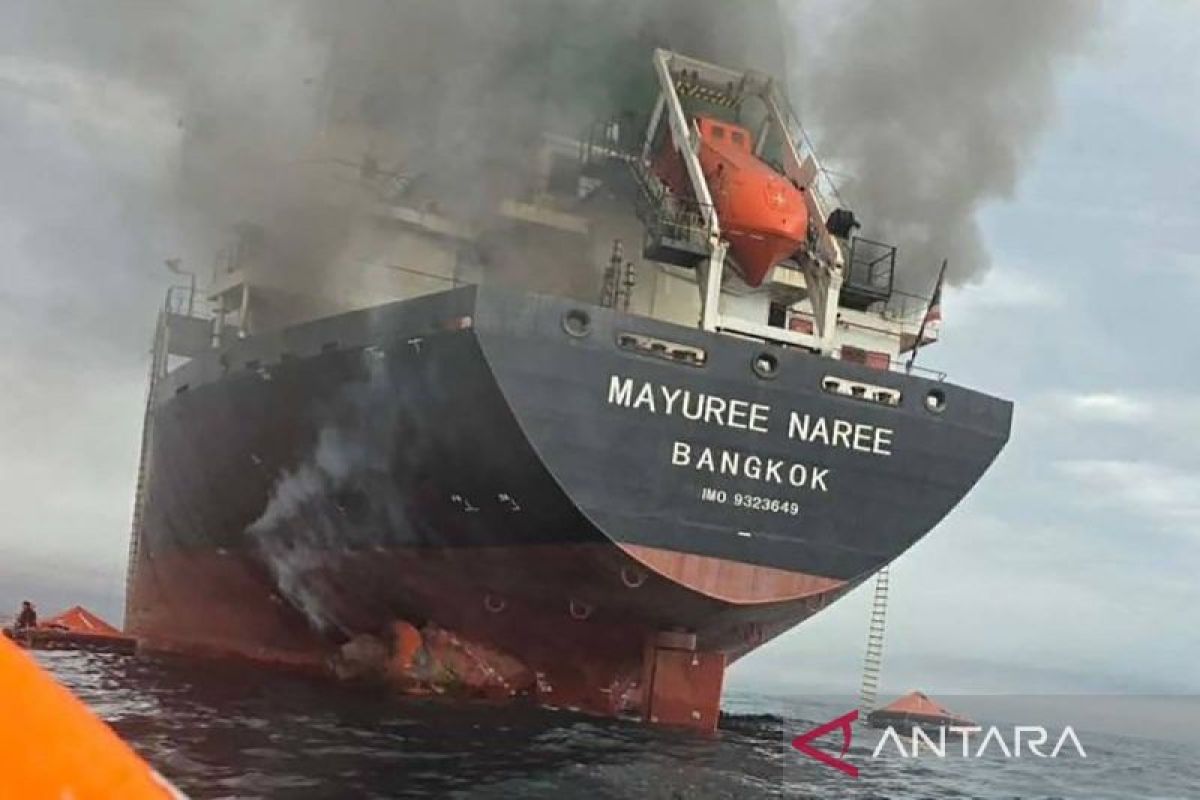 Italy Denies Negotiating with Iran over Strait of Hormuz Passage