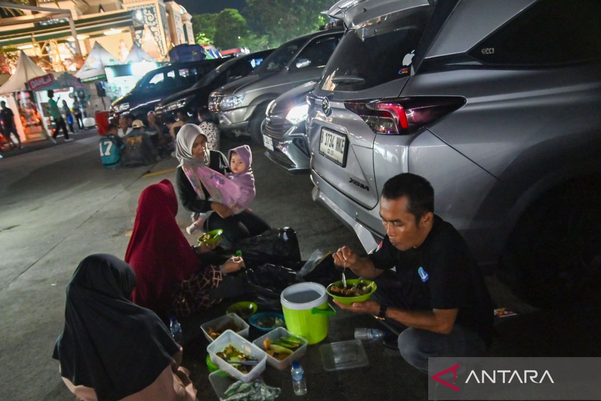 DKI in a week: Peak Lebaran exodus twice as traffic secured at tourism sites