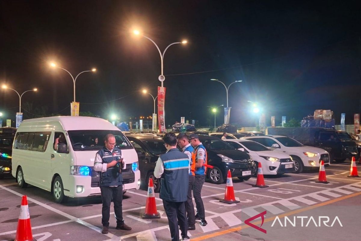 Police Implement Traffic Blocking at Cikuasa Atas to Prevent Congestion at Merak Port